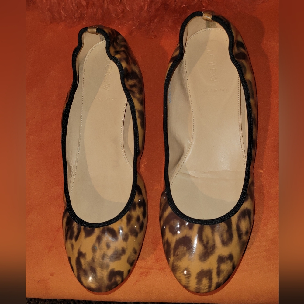 Flat shoes